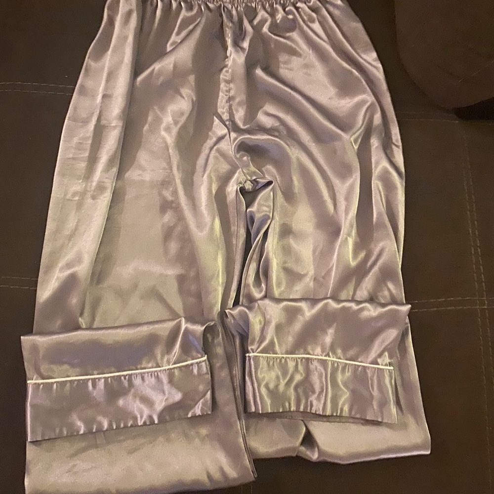 Silky PJ’s - Picture 5 of 6